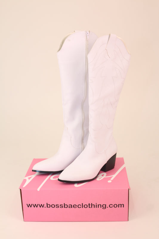 BARBIE WHITE BOOTS